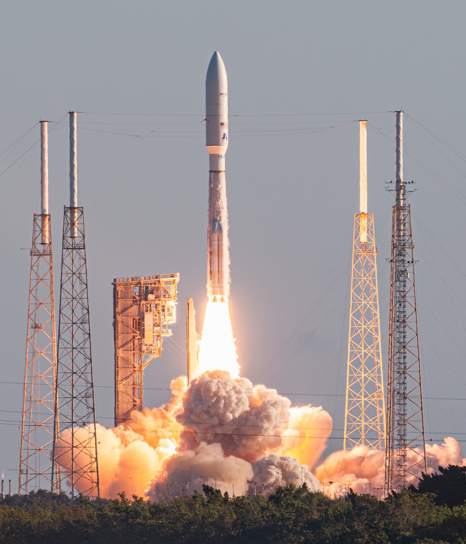 Amazon Asks FCC to Approve 5,100-Satellite Direct-to-Phone Network