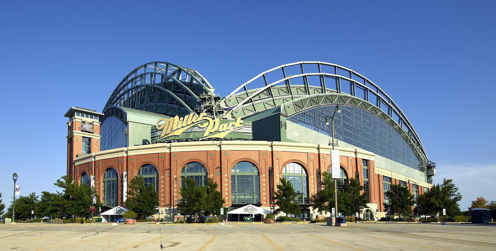Horwitz's Three-Run Double Lifts Pirates Over Brewers 4-3