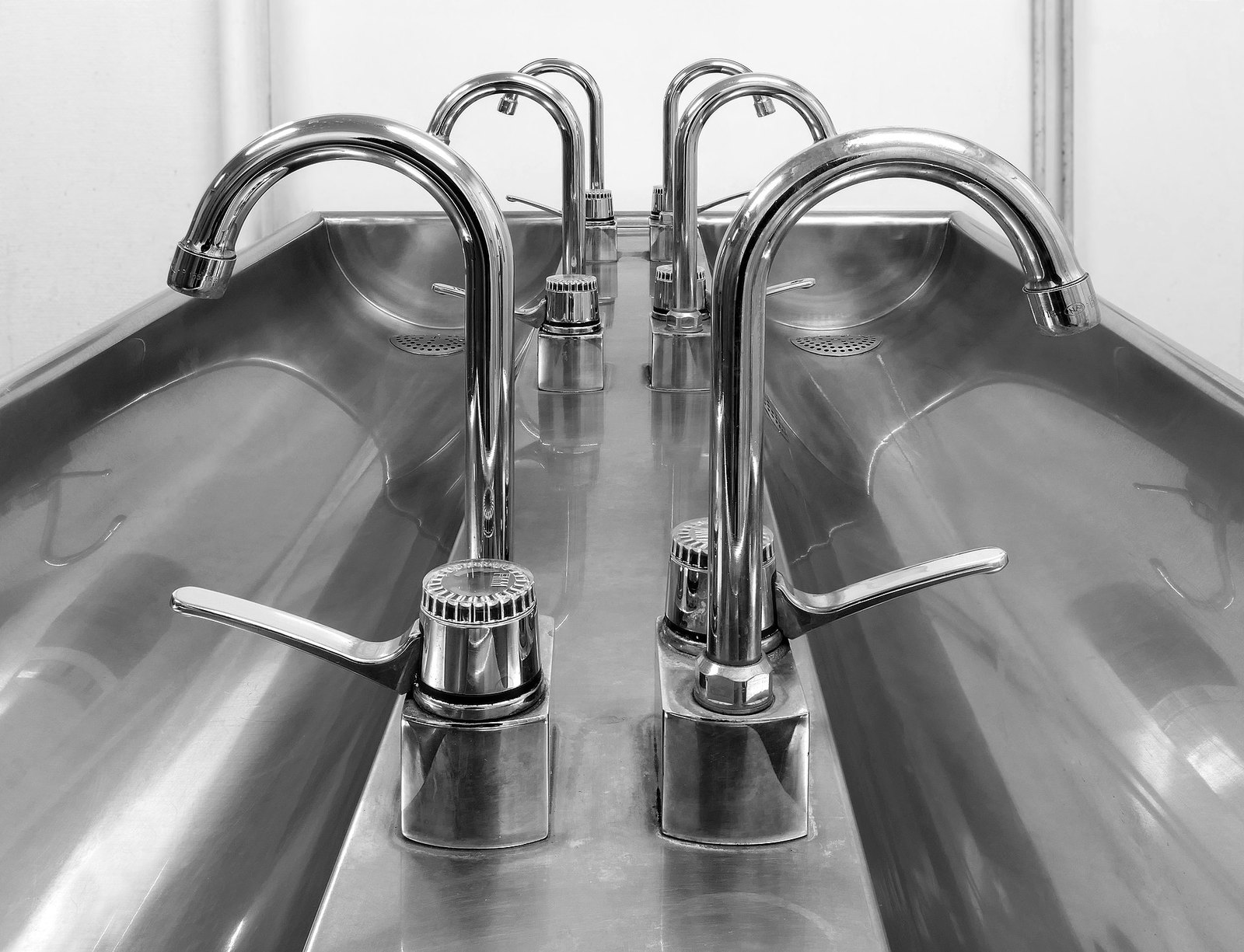 Cleaning Experts: Skip the Paper Towels on Stainless Steel