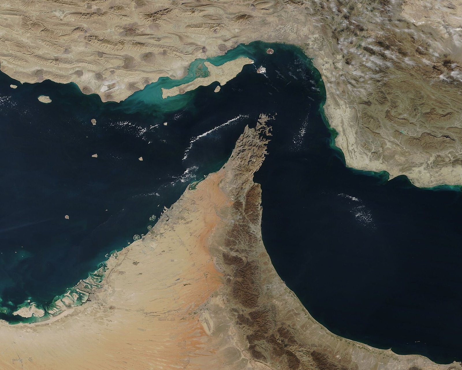 Iran Weighs Barring US, Israeli Ships From Strait of Hormuz