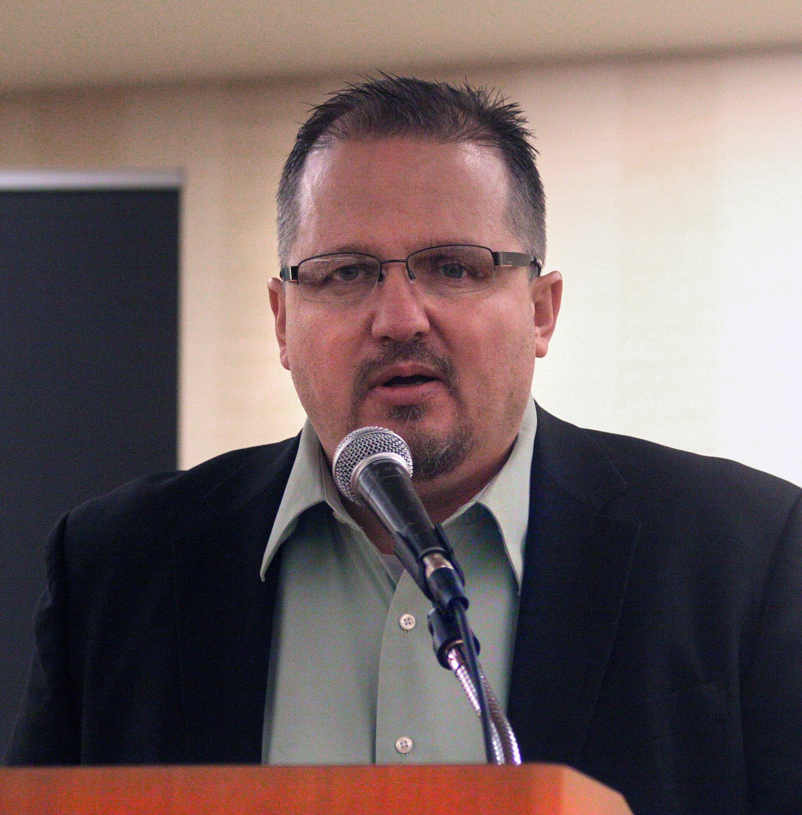 Judge Dismisses Oath Keepers Conspiracy Case Against Rhodes
