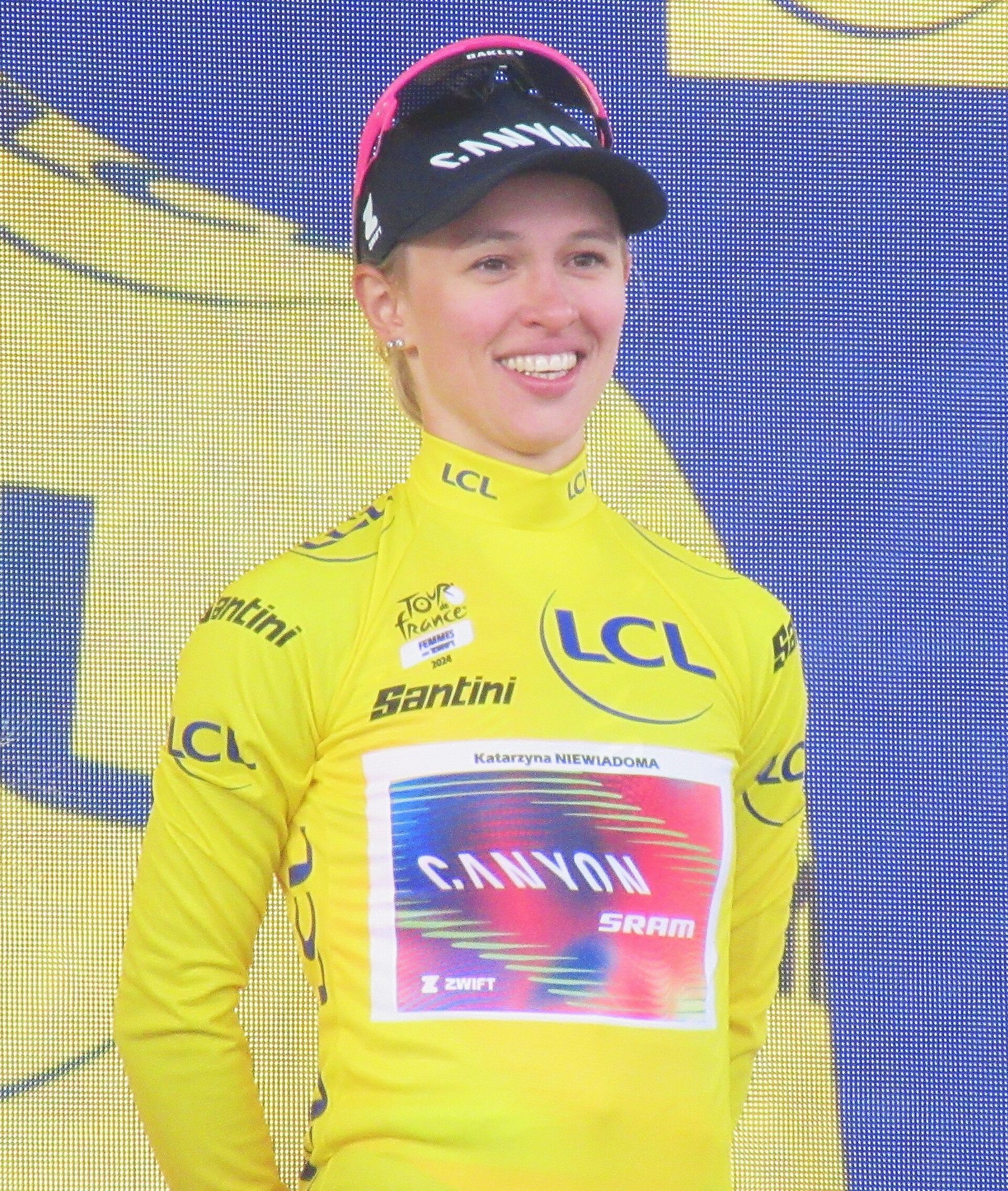 Niewiadoma-Phinney Wins on Mont Ventoux to Seize Tour de France Femmes Lead