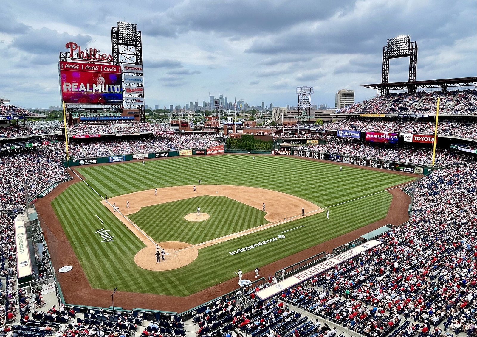 Sánchez Wins 16th as Phillies Hold Off Marlins 6-5