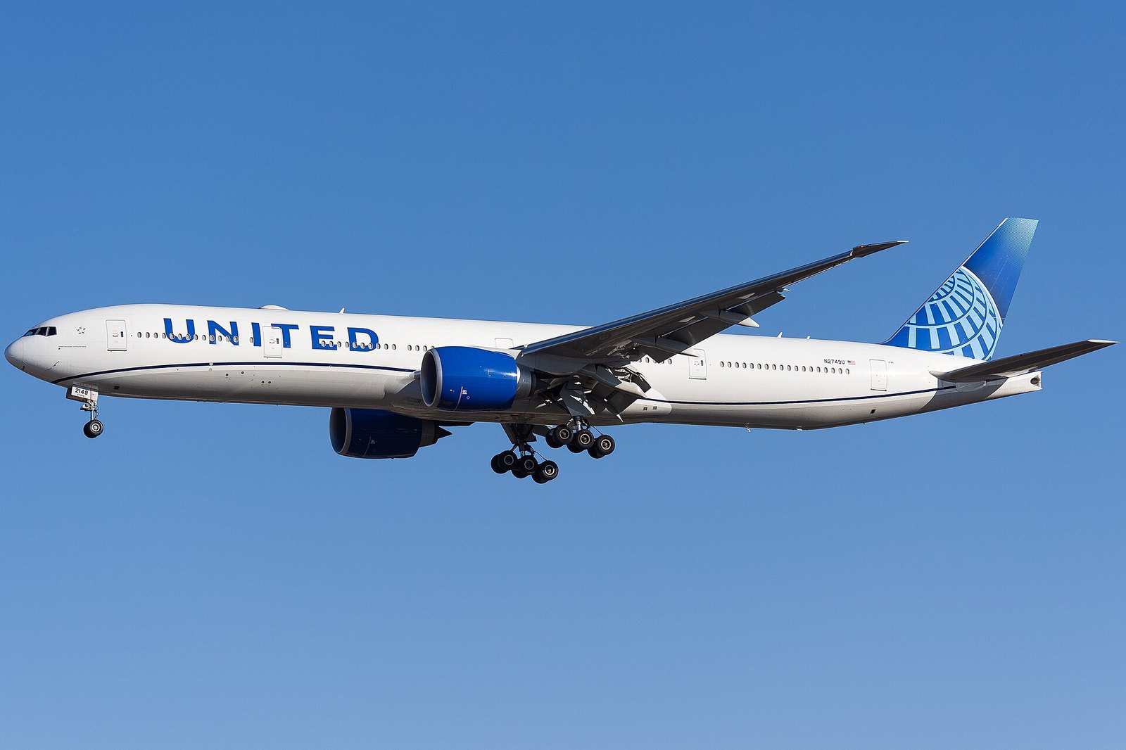 United and Delta Ban Humanoid Robots From Flights